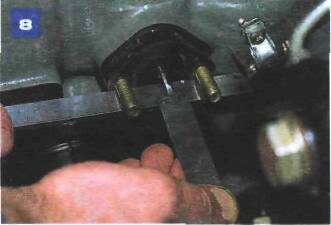 Снятие топливного насоса на автомобиле с двигателем ВАЗ-2106