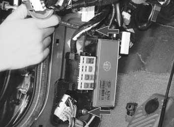 Снятие электро монтажного блока в моторном отсеке киа спортейдж 3 дизель