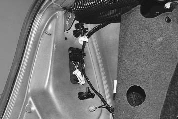 Снятие и замена ламп заднего фонаря на Renault Logan 2