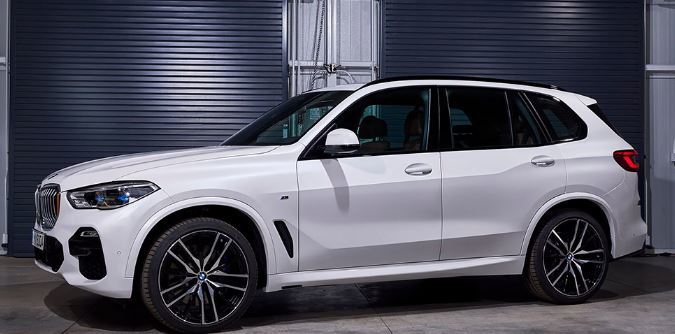 Компания BMW представила новую модель X5