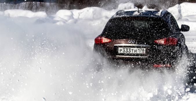 В России инициировали обучение автомобилистов зимнему вождению