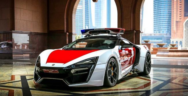 В полиции Дубая появился первый суперкар