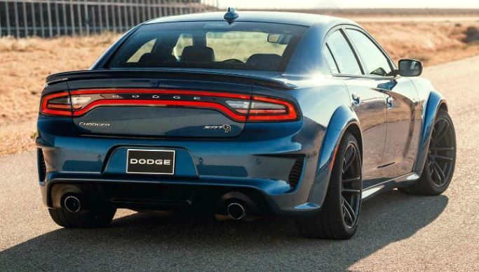 Компания выпустила самую быструю версию седана Dodge Charger SRT Hellcat