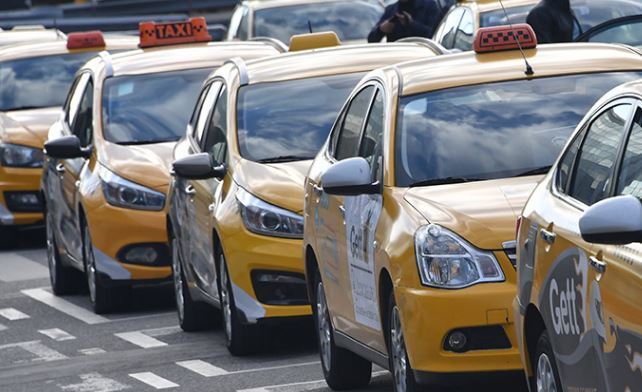 Российские таксисты будут проходить удаленный медосмотр