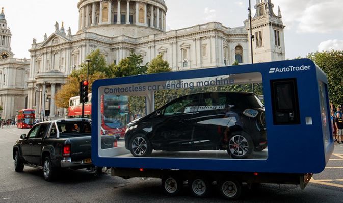  В Лондоне появился вендинговый аппарат для продажи авто