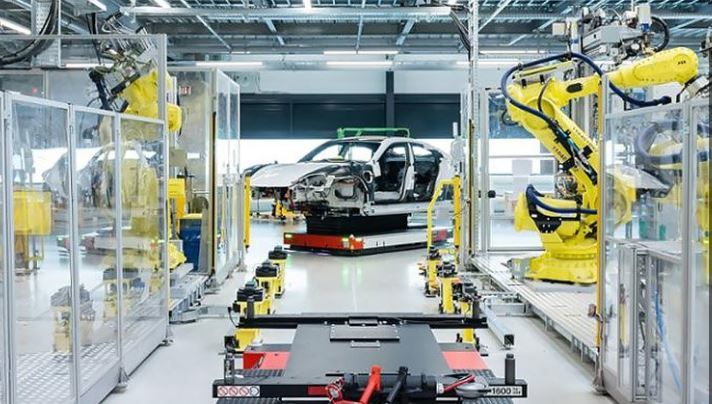 Серийное производство Porsche Taycan начали на заводе будущего
