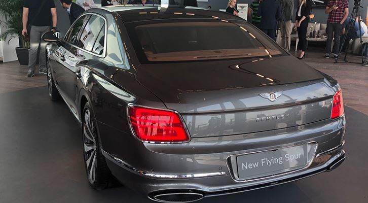 Производитель показал третье поколение Bentley Flying Spur