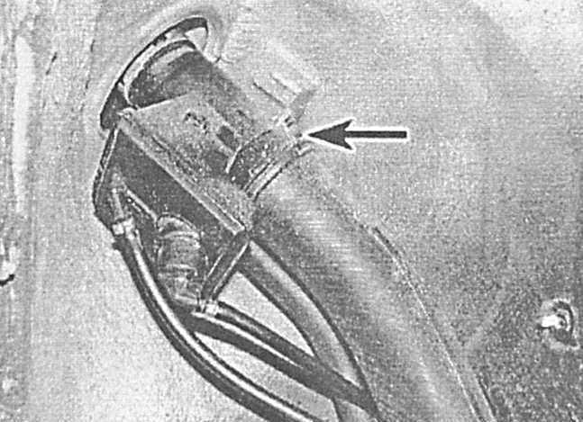 Вентиляция топливного бака опель. Трубка, вентиляция топливного бака Opel Vectra b. Клапан заливной горловины топливного бака Опель Вектра б. Система вентиляции бензобака Опель Вектра а.