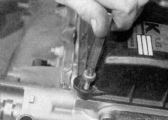  Проверка и регулировка зазоров клапанов Renault Megane