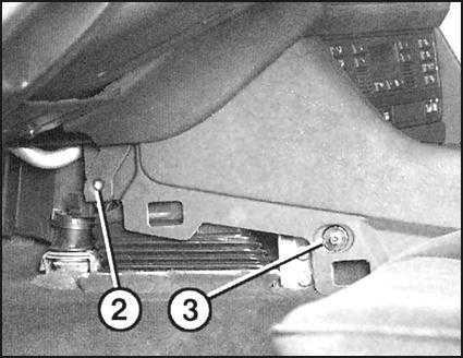  Снятие и установка центральной консоли BMW 5 (E39)